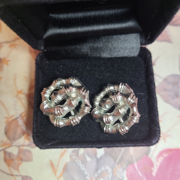 Vtg Nina Ricci Silver Tone Bamboo Earnings 🎍💗 - Picture 2 of 4